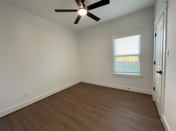 2718  1st Avenue , Dallas Texas 75210