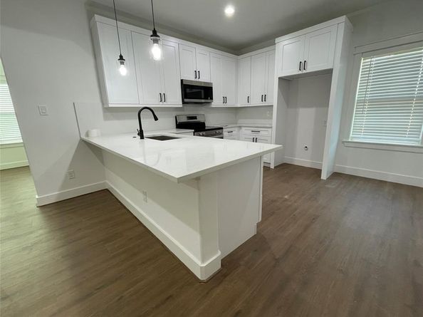 2718  1st Avenue , Dallas Texas 75210
