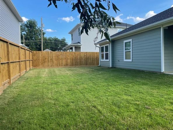 2718  1st Avenue , Dallas Texas 75210