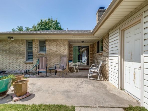 7637  El Pensador Drive , Dallas Texas 75248