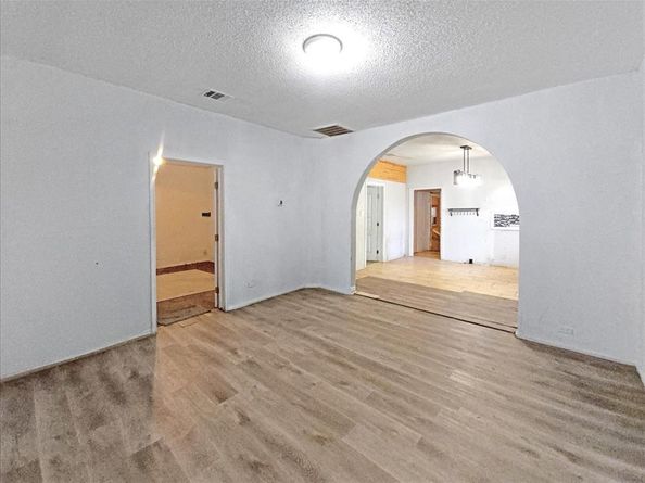 1209  15th Place , Fort Worth Texas 76164