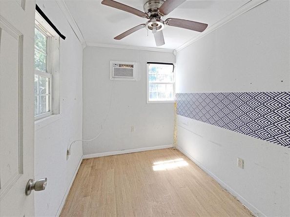 1209  15th Place , Fort Worth Texas 76164