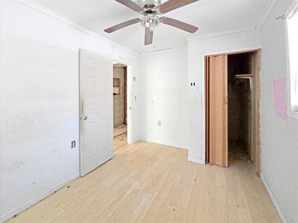 1209  15th Place , Fort Worth Texas 76164