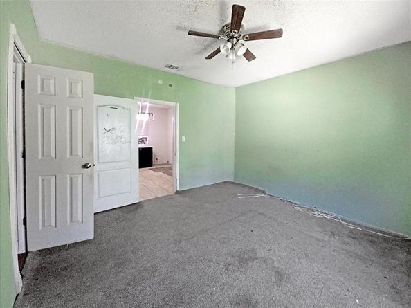 1209  15th Place , Fort Worth Texas 76164