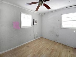 1209  15th Place , Fort Worth Texas 76164