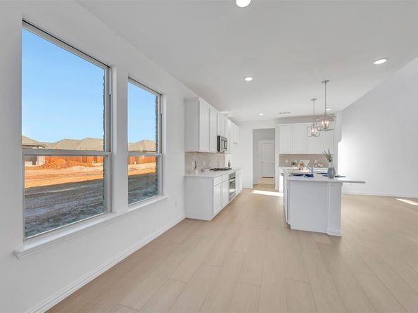 1033  Western Hills Drive , Crowley Texas 76036