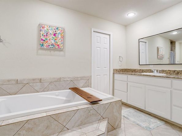 5425  Collinwood Avenue , Fort Worth Texas 76107