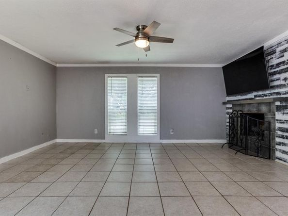425  Solitude Drive , Garland Texas 75043