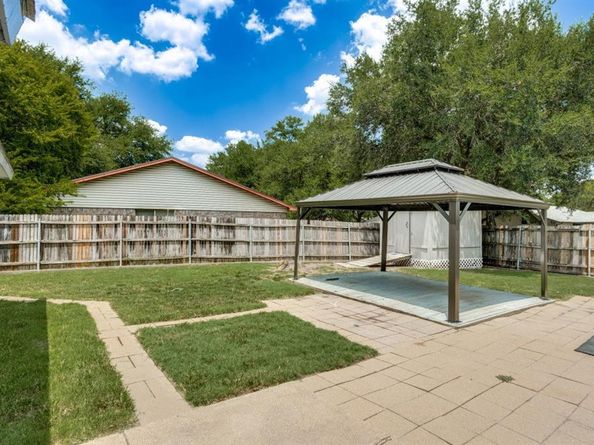 425  Solitude Drive , Garland Texas 75043