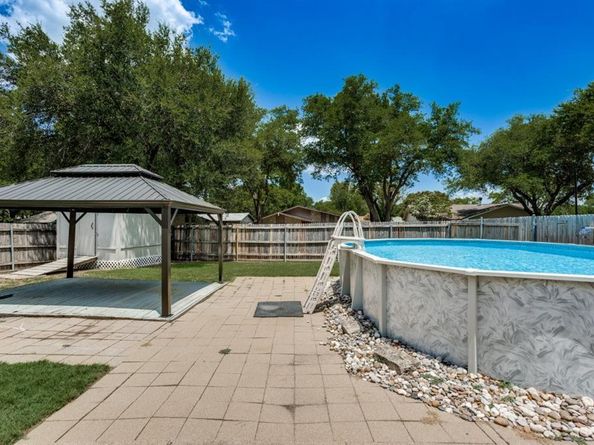 425  Solitude Drive , Garland Texas 75043