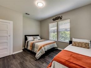 2623  Lenway Street , Dallas Texas 75215