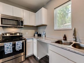 2623  Lenway Street , Dallas Texas 75215