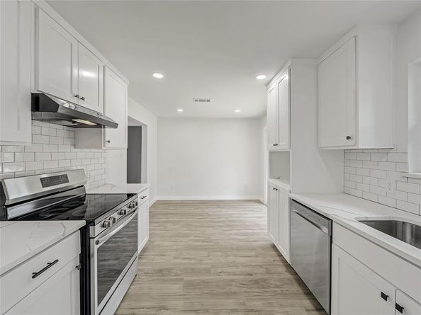 806  Ivywood Drive , Dallas Texas 75232