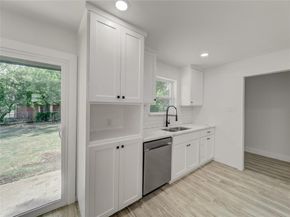 806  Ivywood Drive , Dallas Texas 75232