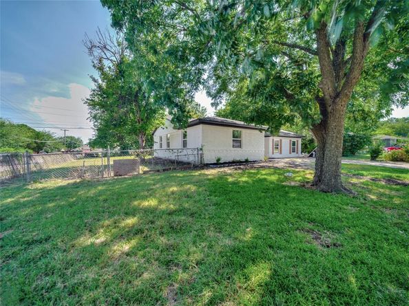 806  Ivywood Drive , Dallas Texas 75232