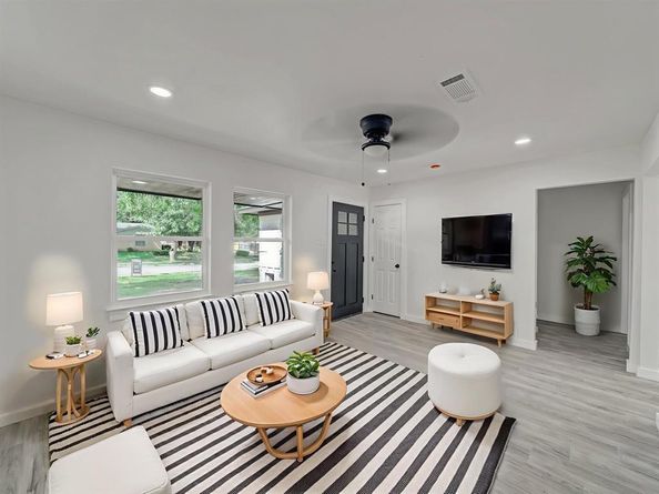 806  Ivywood Drive , Dallas Texas 75232