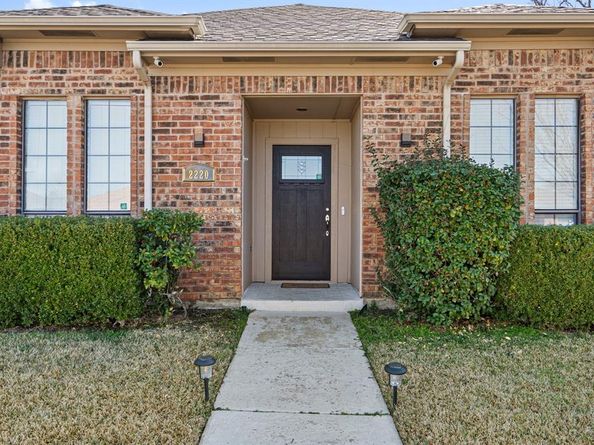 2220  Cedar Circle , Carrollton Texas 75006