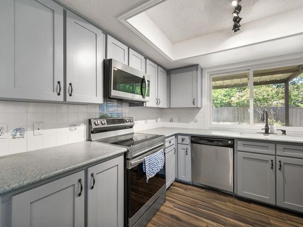 4711 N Prairieview Court , Arlington Texas 76017
