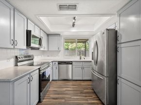 4711 N Prairieview Court , Arlington Texas 76017