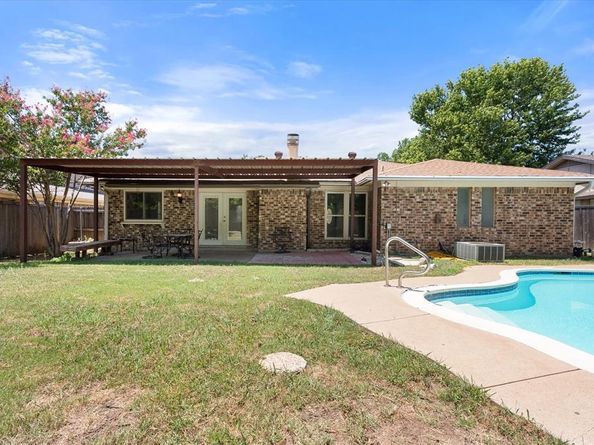 4711 N Prairieview Court , Arlington Texas 76017