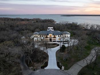 1230  Oak View Court 