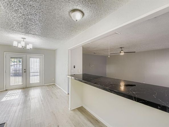 1712  Warren Lane , Fort Worth Texas 76112