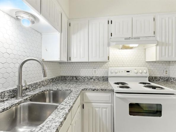 6905-6907 W Cleburne Road , Fort Worth Texas 76133