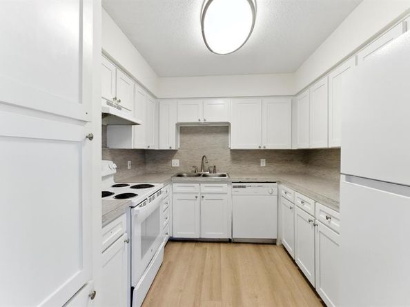 6905-6907 W Cleburne Road , Fort Worth Texas 76133