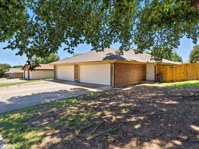 6905-6907 W Cleburne Road , Fort Worth Texas 76133