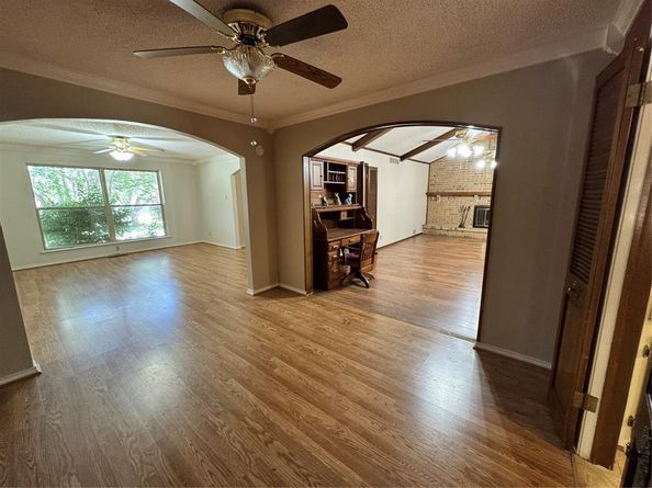 1610  Iroquois Drive , Garland Texas 75043