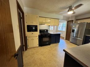 1610  Iroquois Drive , Garland Texas 75043