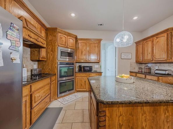 1011  Parview Circle , Grand Prairie Texas 75104