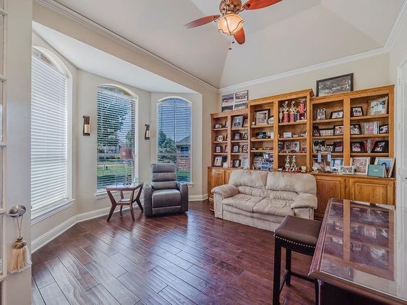 1011  Parview Circle , Grand Prairie Texas 75104