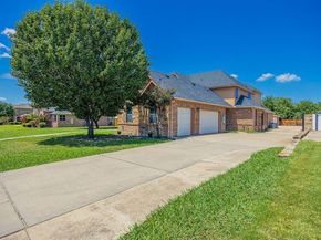 1011  Parview Circle , Grand Prairie Texas 75104