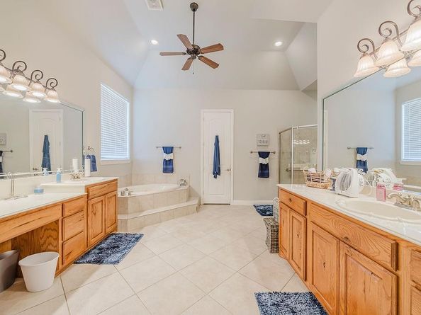 1011  Parview Circle , Grand Prairie Texas 75104