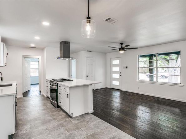 1101  Noble Avenue , Carrollton Texas 75006