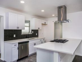 1101  Noble Avenue , Carrollton Texas 75006