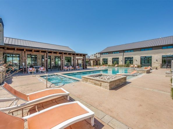 2513  El Camino Lane , Dallas Texas 75212