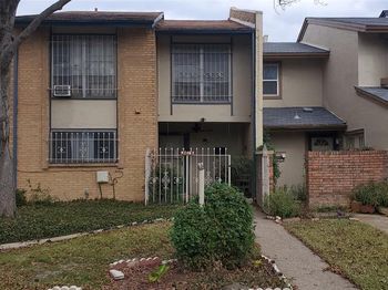 2015  Court Place 