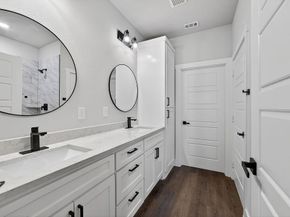 1913 E Myrtle Street , Fort Worth Texas 76104