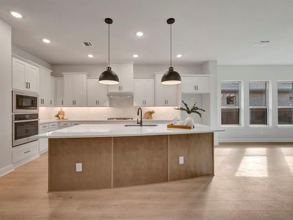 2076  Spotted Fawn Drive , Arlington Texas 76005