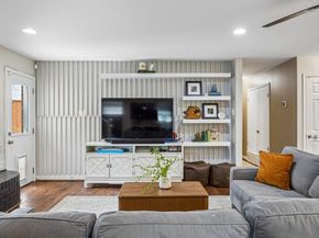9605  Crestedge Drive , Dallas Texas 75238