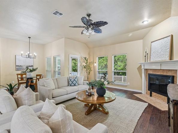 1321  Stone Mountain Parkway , Savannah Texas 76227