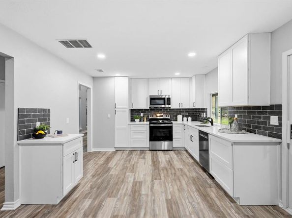 413  Rochelle Boulevard , Irving Texas 75062