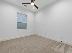815  Bayonne Street , Dallas Texas 75212