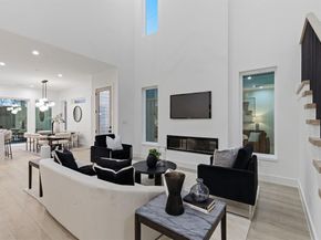 815  Bayonne Street , Dallas Texas 75212