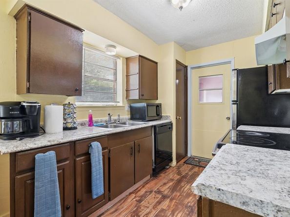 818  Quebec Drive , Garland Texas 75040