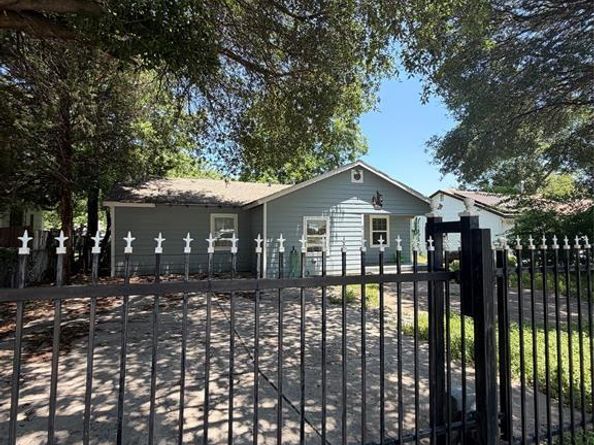 3717  Childress Street , Fort Worth Texas 76119