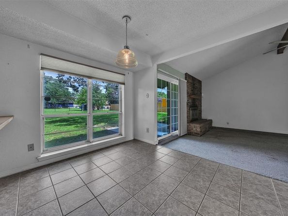 205  Mountain View Drive , Azle Texas 76020