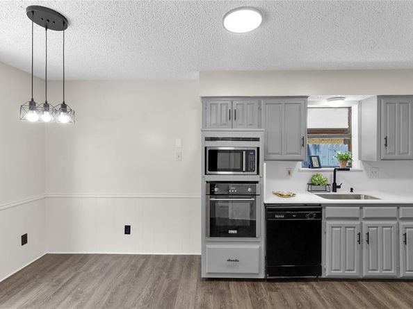 335  Hummingbird Lane , Duncanville Texas 75137